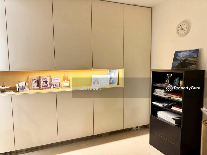 Untuk Dijual - The Straits View Condominium