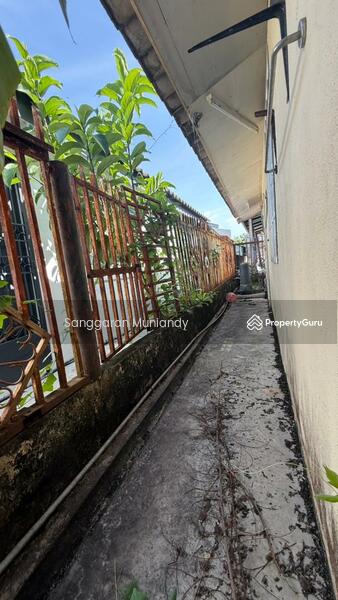 Untuk Dijual - Rumah Berkembar Setingkat untuk Dijual di Lunas