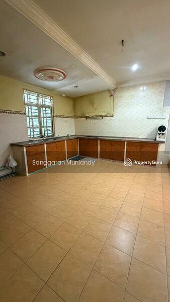 Untuk Dijual - Rumah Berkembar Setingkat untuk Dijual di Lunas