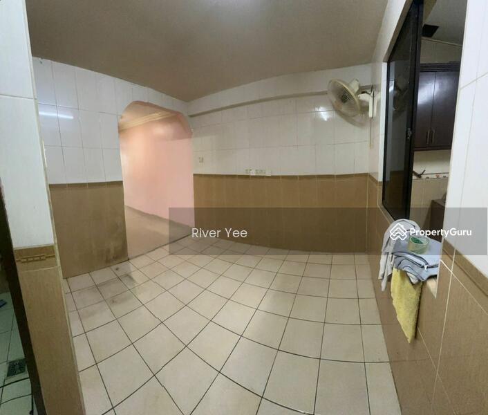 Untuk Dijual - 2-storey Terrace House at Taman Castlefield