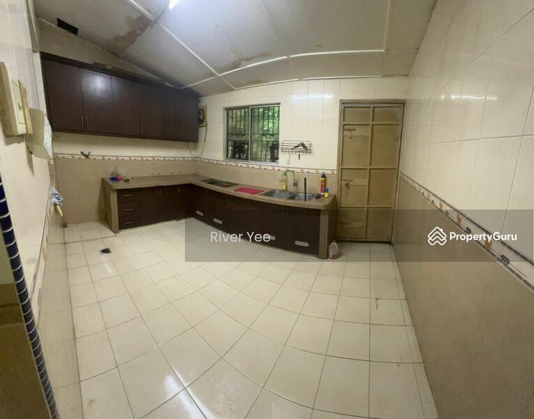 Untuk Dijual - 2-storey Terrace House at Taman Castlefield
