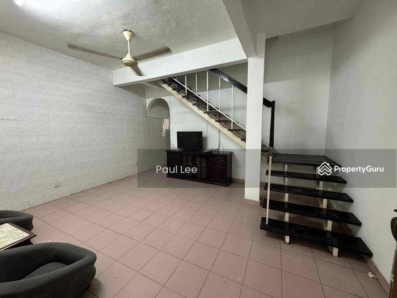 For Rent - 2-storey Terrace House at SS19