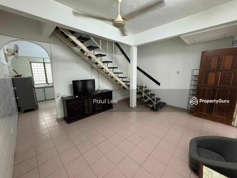 For Rent - 2-storey Terrace House at SS19