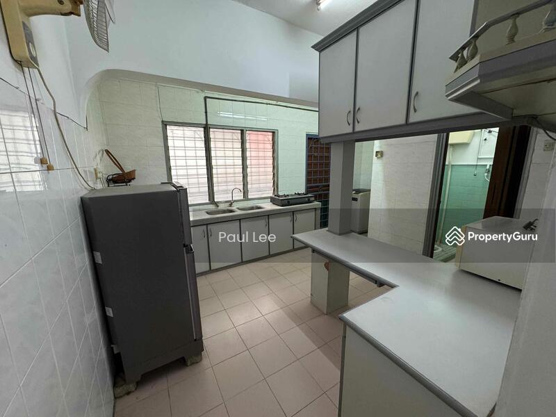 For Rent - 2-storey Terrace House at SS19