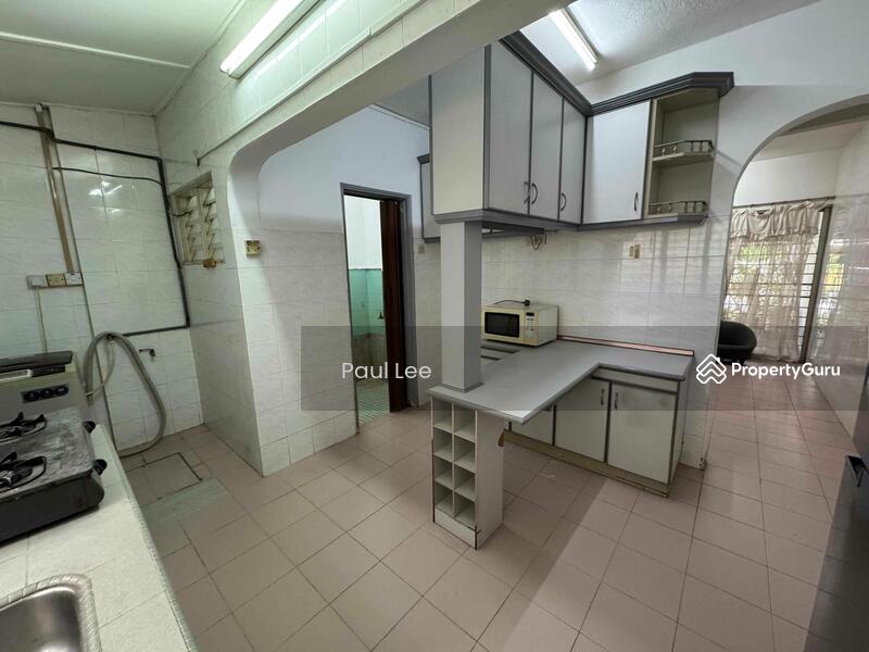 For Rent - 2-storey Terrace House at SS19