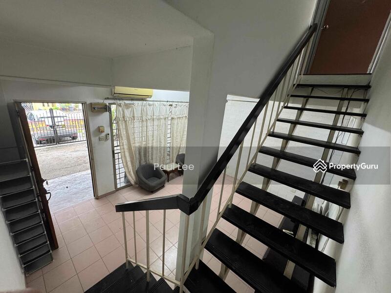 For Rent - 2-storey Terrace House at SS19