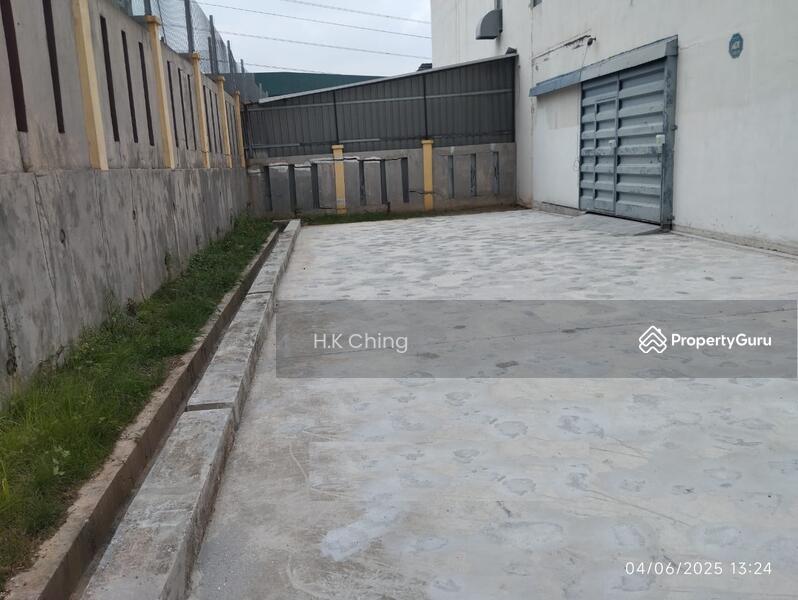 For Rent - 2.5sty Semi D Factory Industri Selesa Jaya Balakong