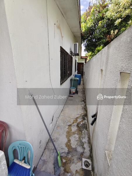 Untuk Dijual - End lot Single Storey Taman Salak Jaya Salak Selatan KL