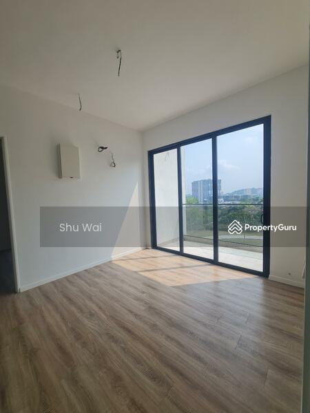 For Sale - Link House sizes smaller? NO,How abt Corner house,24x90 with 30ft side land,8mins to Pavilion 2