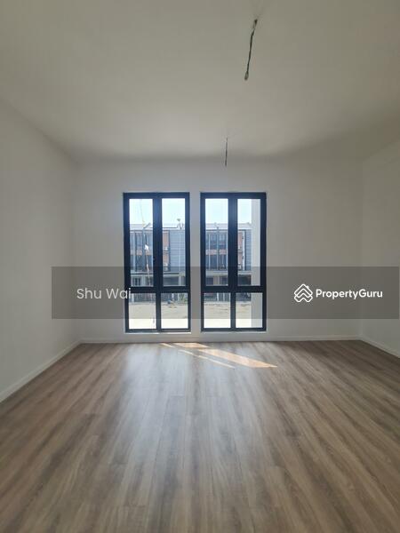 For Sale - Link House sizes smaller? NO,How abt Corner house,24x90 with 30ft side land,8mins to Pavilion 2
