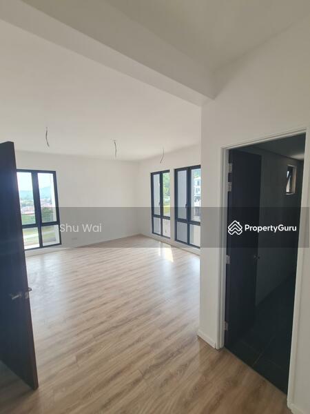 For Sale - Link House sizes smaller? NO,How abt Corner house,24x90 with 30ft side land,8mins to Pavilion 2