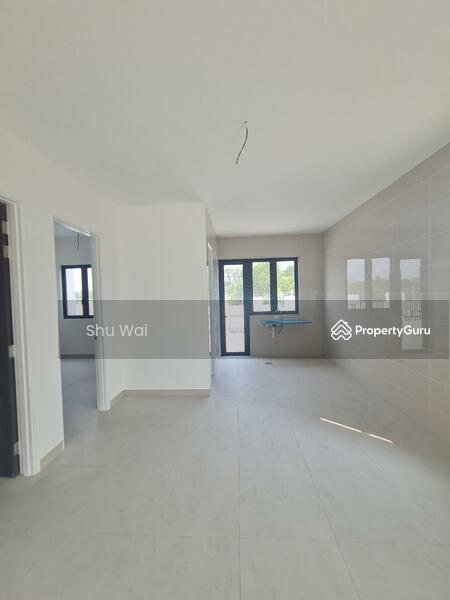 For Sale - Link House sizes smaller? NO,How abt Corner house,24x90 with 30ft side land,8mins to Pavilion 2