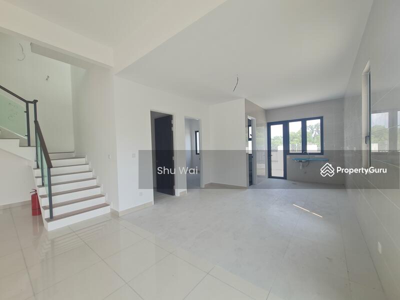 For Sale - Link House sizes smaller? NO,How abt Corner house,24x90 with 30ft side land,8mins to Pavilion 2