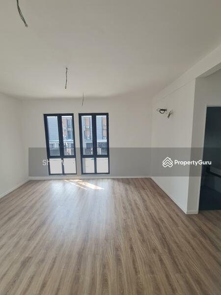 For Sale - Link House sizes smaller? NO,How abt Corner house,24x90 with 30ft side land,8mins to Pavilion 2
