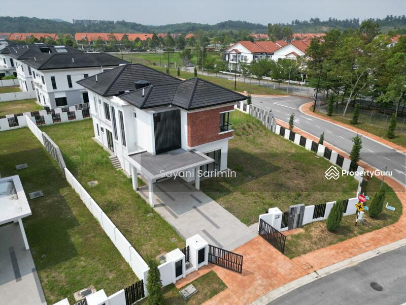 Property Agent Alam Sari