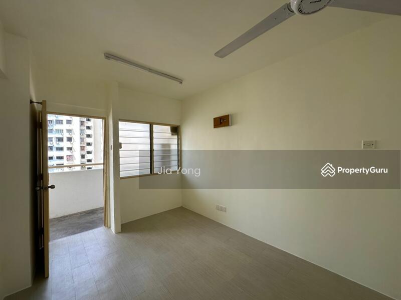 Untuk Dijual - Taman Yew Lean