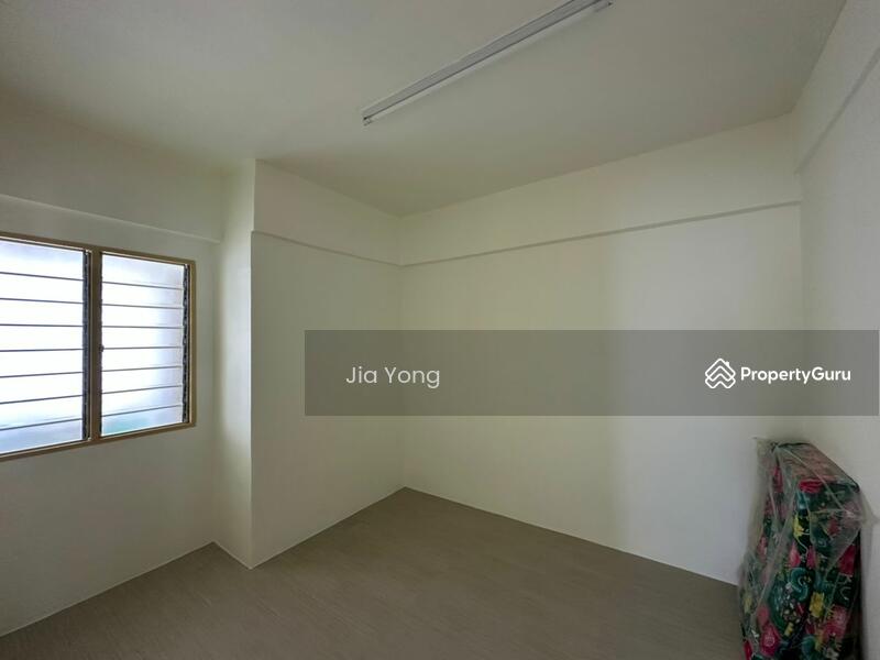 Untuk Dijual - Taman Yew Lean