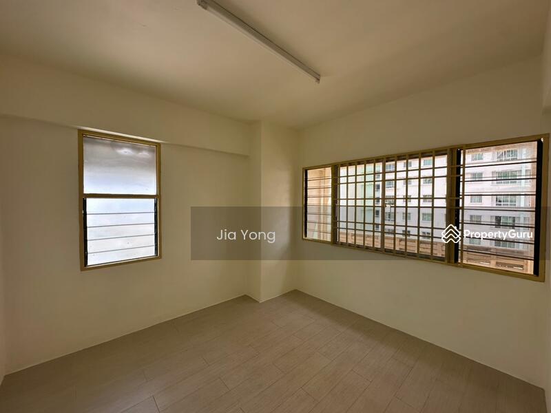 Untuk Dijual - Taman Yew Lean