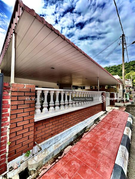 For Sale - Chee Seng Garden Single-Storey Semi-Detached House