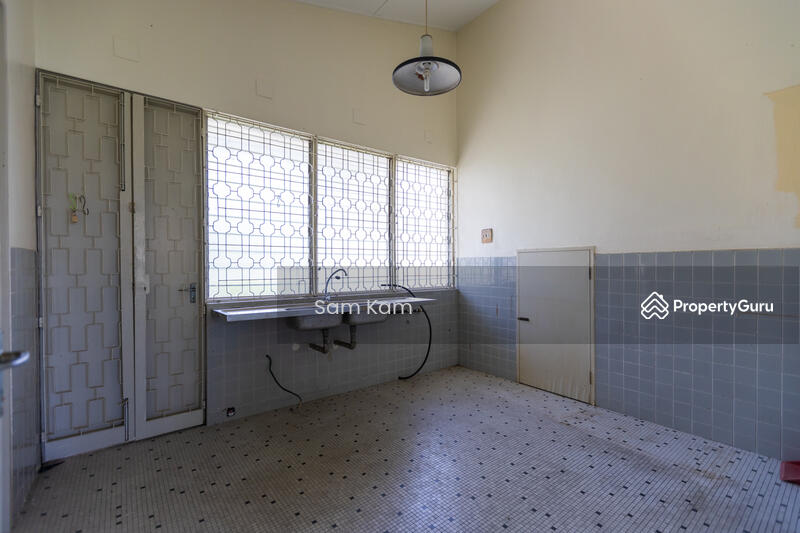 Untuk Dijual - Double Storey Bungalow at Taman Jesselton
