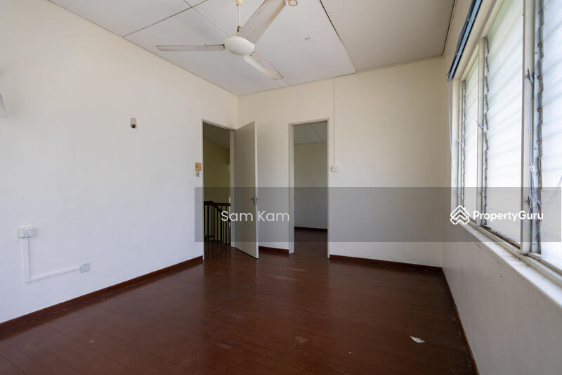 Untuk Dijual - Double Storey Bungalow at Taman Jesselton