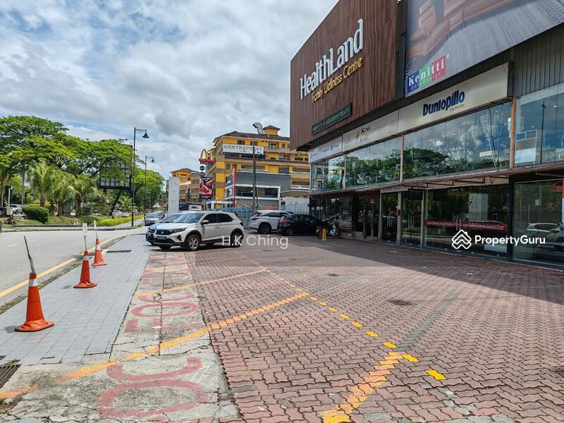 For Rent - Main Road Corner Ground Shop Lebuh Bandar Utama Petaling Jaya