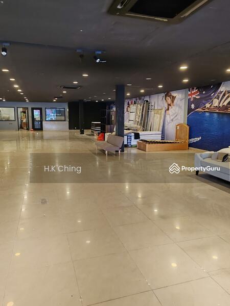 For Rent - Main Road Corner Ground Shop Lebuh Bandar Utama Petaling Jaya