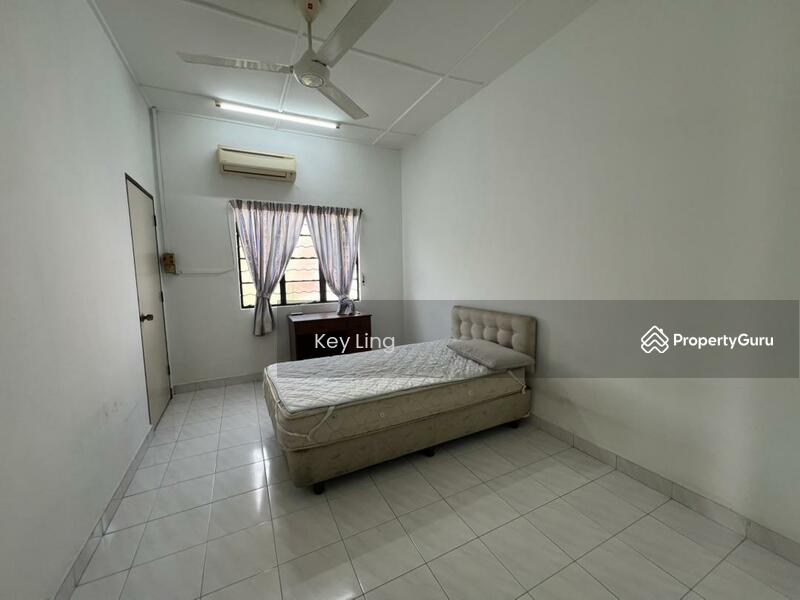 For Rent - Seksyen 4