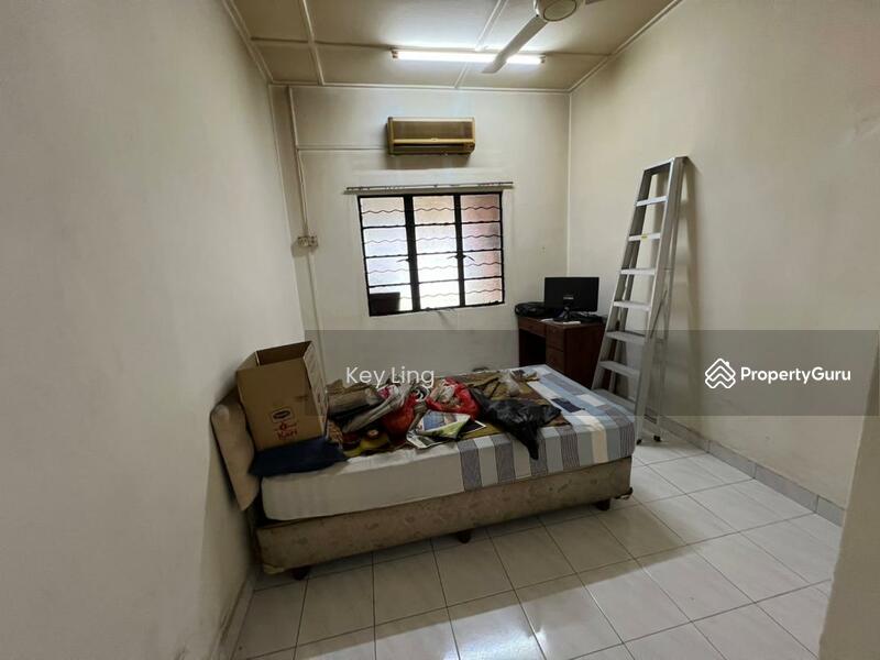 For Rent - Seksyen 4