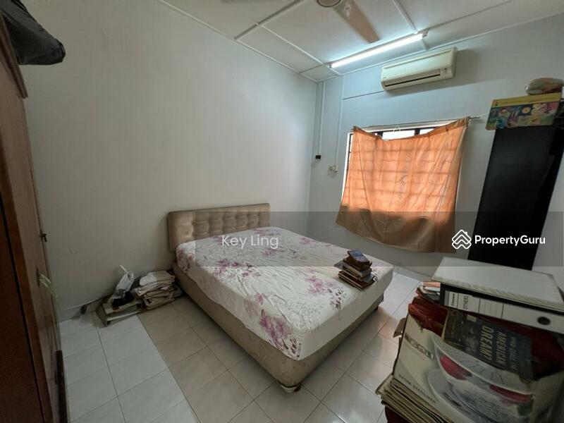 For Rent - Seksyen 4