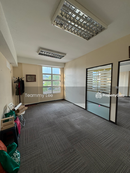 For Rent - Lift Corner 1st Floor Office Metro Avenue Kajang , Near Yuhua School