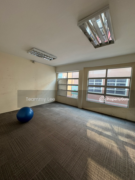 For Rent - Lift Corner 1st Floor Office Metro Avenue Kajang , Near Yuhua School