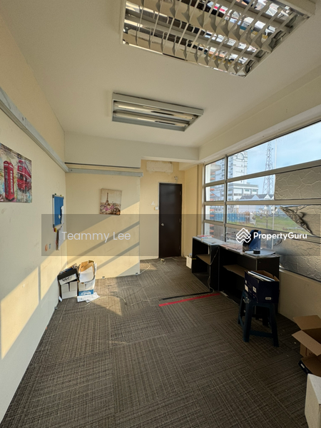 For Rent - Lift Corner 1st Floor Office Metro Avenue Kajang , Near Yuhua School