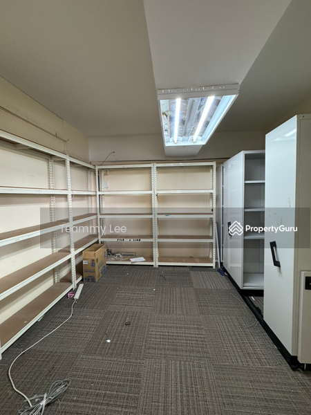 For Rent - Lift Corner 1st Floor Office Metro Avenue Kajang , Near Yuhua School