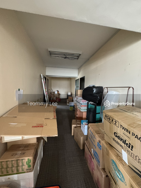 For Rent - Lift Corner 1st Floor Office Metro Avenue Kajang , Near Yuhua School