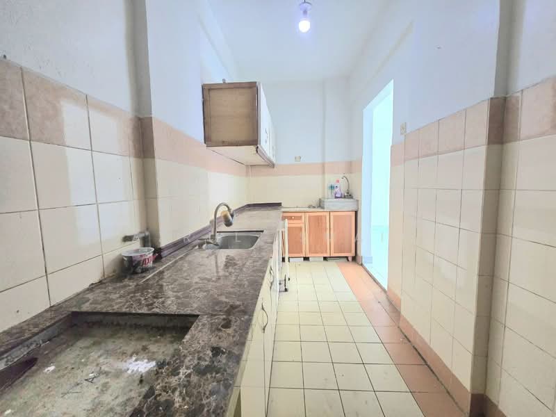 Apartment for Sale at Casmaria Apartment - Azrul Ismail - Kitchen - PropertyGuru.com.my