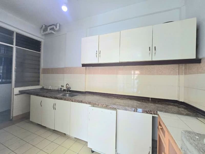 Apartment for Sale at Casmaria Apartment - Azrul Ismail - Kitchen - PropertyGuru.com.my
