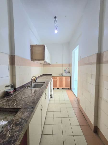 Apartment for Sale at Casmaria Apartment - Azrul Ismail - Kitchen - PropertyGuru.com.my