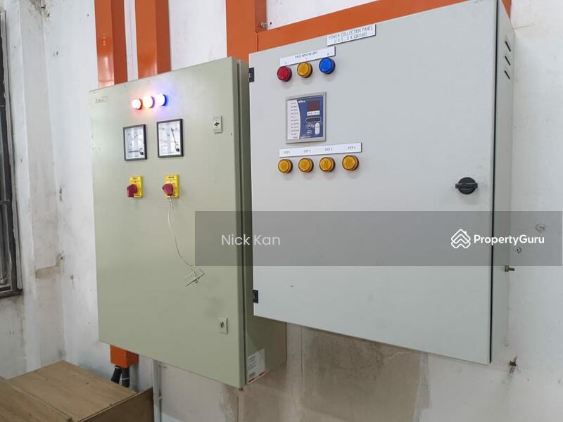 For Rent - Desa Cemerlang Ulu Tiram 1.5 Storey Semi-D Warehouse near Main Road