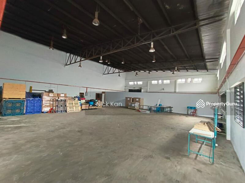 For Rent - Desa Cemerlang Ulu Tiram 1.5 Storey Semi-D Warehouse near Main Road