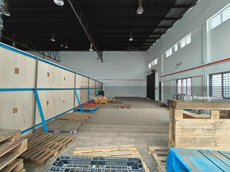 For Rent - Desa Cemerlang Ulu Tiram 1.5 Storey Semi-D Warehouse near Main Road
