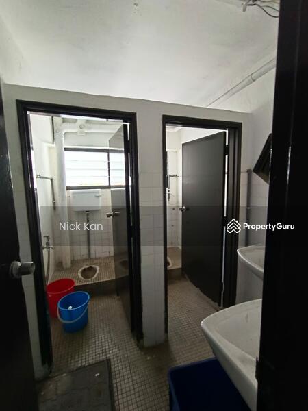 For Rent - Desa Cemerlang Ulu Tiram 1.5 Storey Semi-D Warehouse near Main Road
