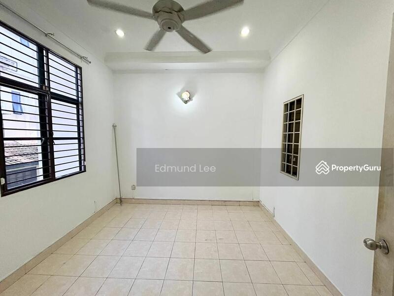 For Sale - 2.5-storey Terraced House at Seksyen 7 Shah Alam