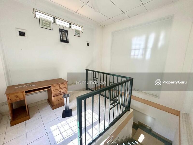 For Sale - 2.5-storey Terraced House at Seksyen 7 Shah Alam