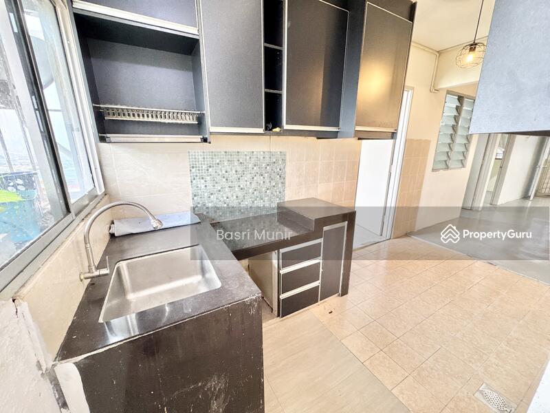 For Sale - Taman Industrial Lembah Jaya Flat