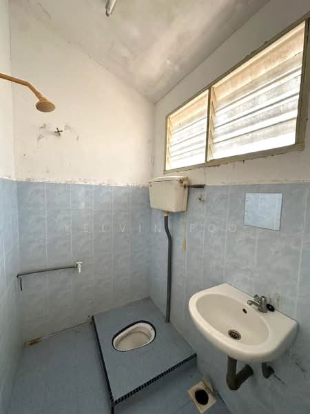 Rumah Teres 1-Tingkat untuk Dijual di Taman Kampar Perdana (Kampar) - Kelvin Foo - Bathroom - PropertyGuru.com.my