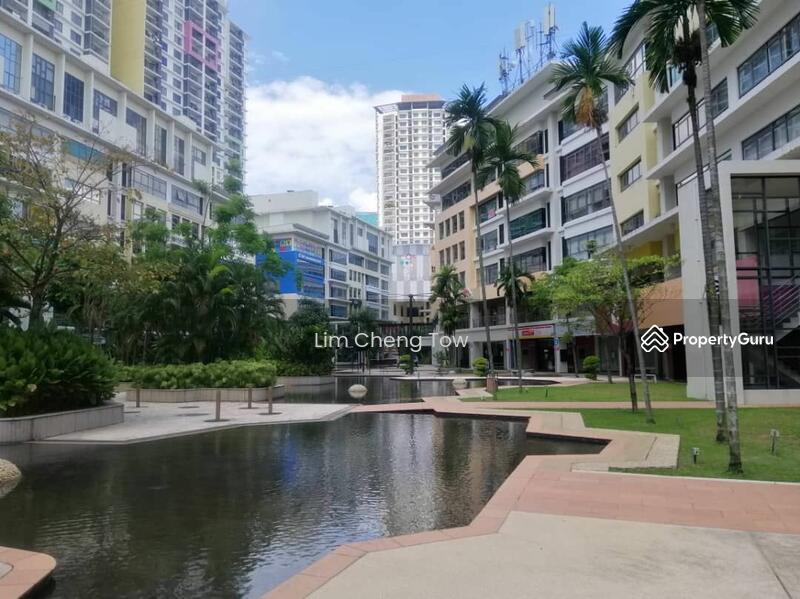 Untuk Disewa - Setiawalk Puchong, Modern showroom 2200 sqft. corner unit Fully Renovated. Facing Main Road