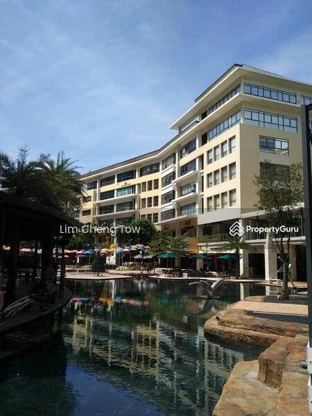 Untuk Disewa - Setiawalk Puchong, Modern showroom 2200 sqft. corner unit Fully Renovated. Facing Main Road