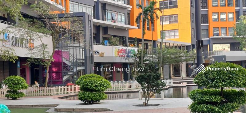 Untuk Disewa - Setiawalk Puchong, Modern showroom 2200 sqft. corner unit Fully Renovated. Facing Main Road