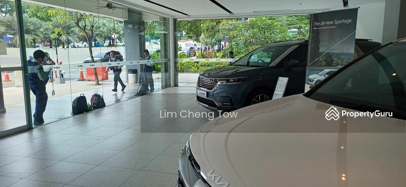 Untuk Disewa - Setiawalk Puchong, Modern showroom 2200 sqft. corner unit Fully Renovated. Facing Main Road